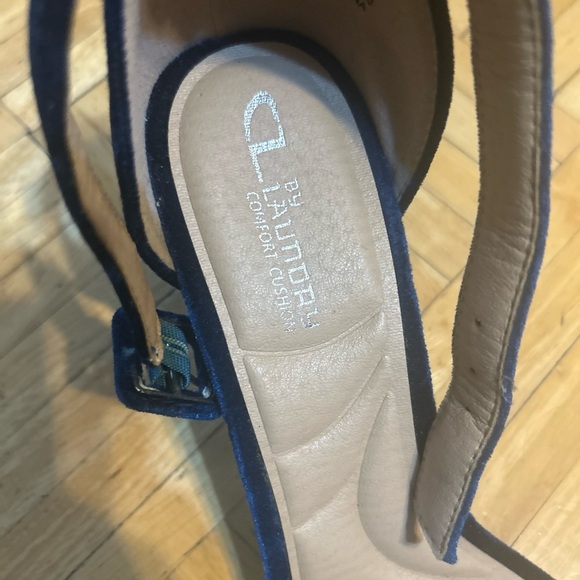 CL by Laundry Comfort Cushion Velvet Heels - Picture 4 of 9